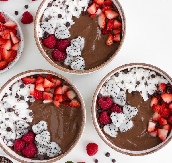 SmoothieBox Chocolate-Covered Strawberry Smoothie Bowl Recipe